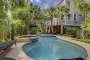2701 Palm Boulevard by AvantStay Steps to the Beach Ping Pong Putting Green